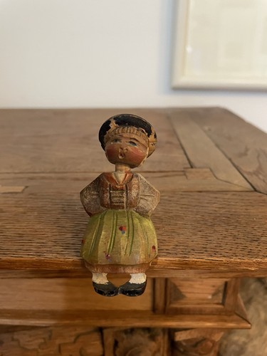 Alte figur geschnitzt sitzend - figur,