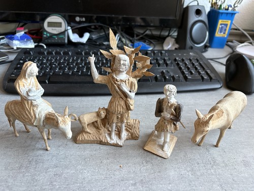 Alte geschnitzte figuren - alte,