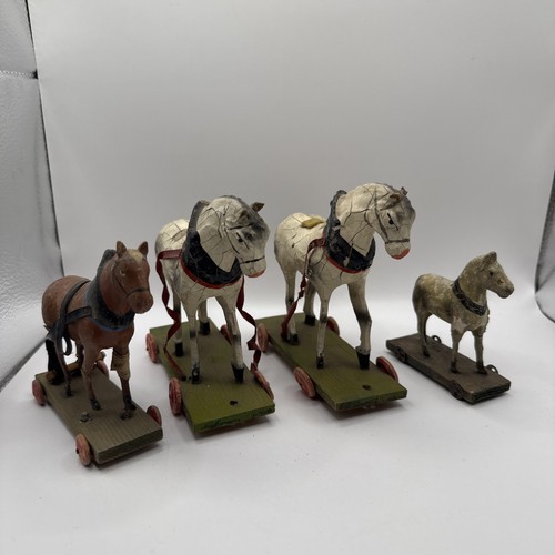 Pferd auf rädern gulisch - pferd,