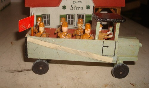 Altes miniatur fahrzeug - altes,