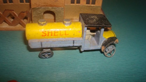 Altes miniatur shell - shell, fahrzeug