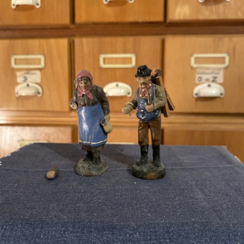Massefigur wanderer beerenfrau - massefigur,