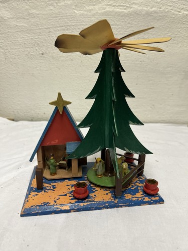 Pyramide mit seiffener - pyramide,